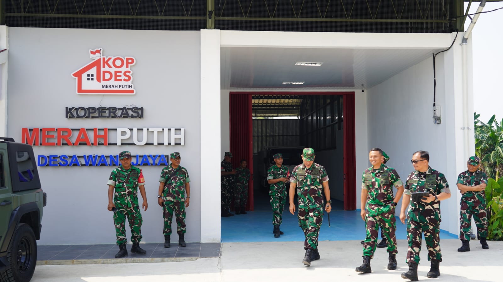 Kasdam Jaya Tinjau Gerai KDKMP Desa Wanajaya, Pastikan Kualitas Pembangunan Dukung Pemberdayaan Masyarakat