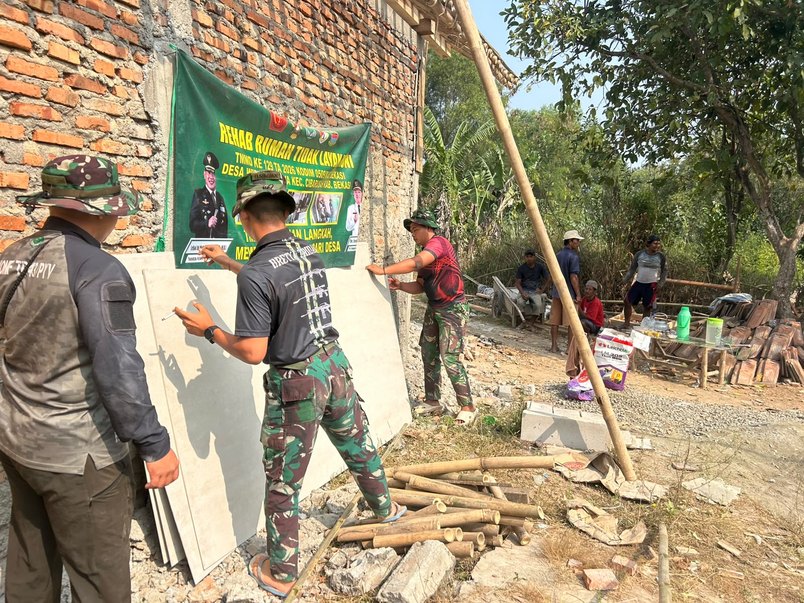 Kejar Target, Satgas TMMD ke-129 Genjot Pembangunan Rutilahu di Wibawamulya